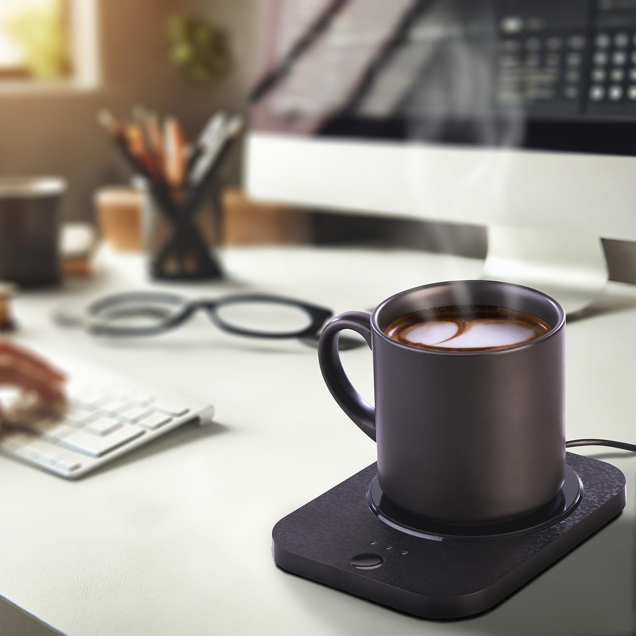 PEARL scalda tazze elettrico: scaldacaffe USB 2in1 con stazione di ricarica compatibile Qi, con 15 watt, fino a 55 °C (scalda tazza USB tazza, 6s)