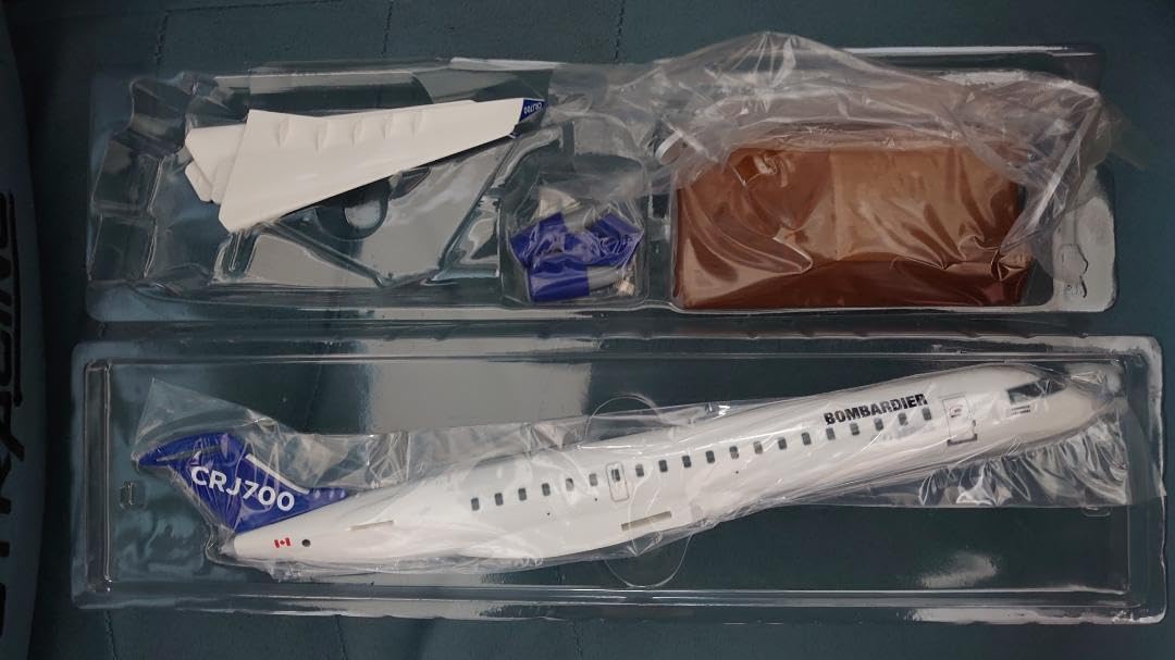 CRJ700 1/100モデルプレーン CRJ700 1/100モデルプレーン Skymarks Horizon CRJ700 Oregon
