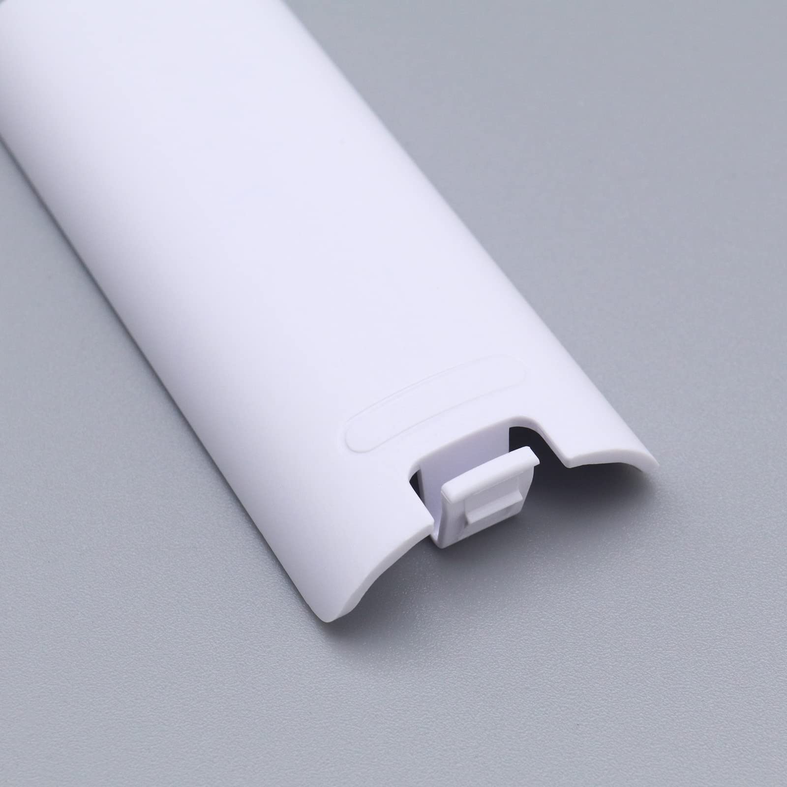 Create idea 4PCS Cubierta de La Puerta Trasera de La Batería Compatible con Nintendo Wii Mando A Distancia de Tapa de Batería de Plástico de Repuesto Color Blanco