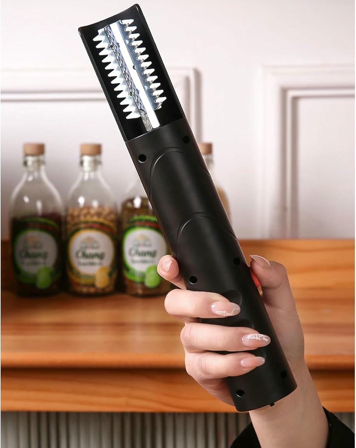 Waterproof and Insulating Automatic Clean Powerful Cordless Fish Scaler Scale, Electric Fish Scaler Scraper Remover Cleaner for Home Restaurants Use