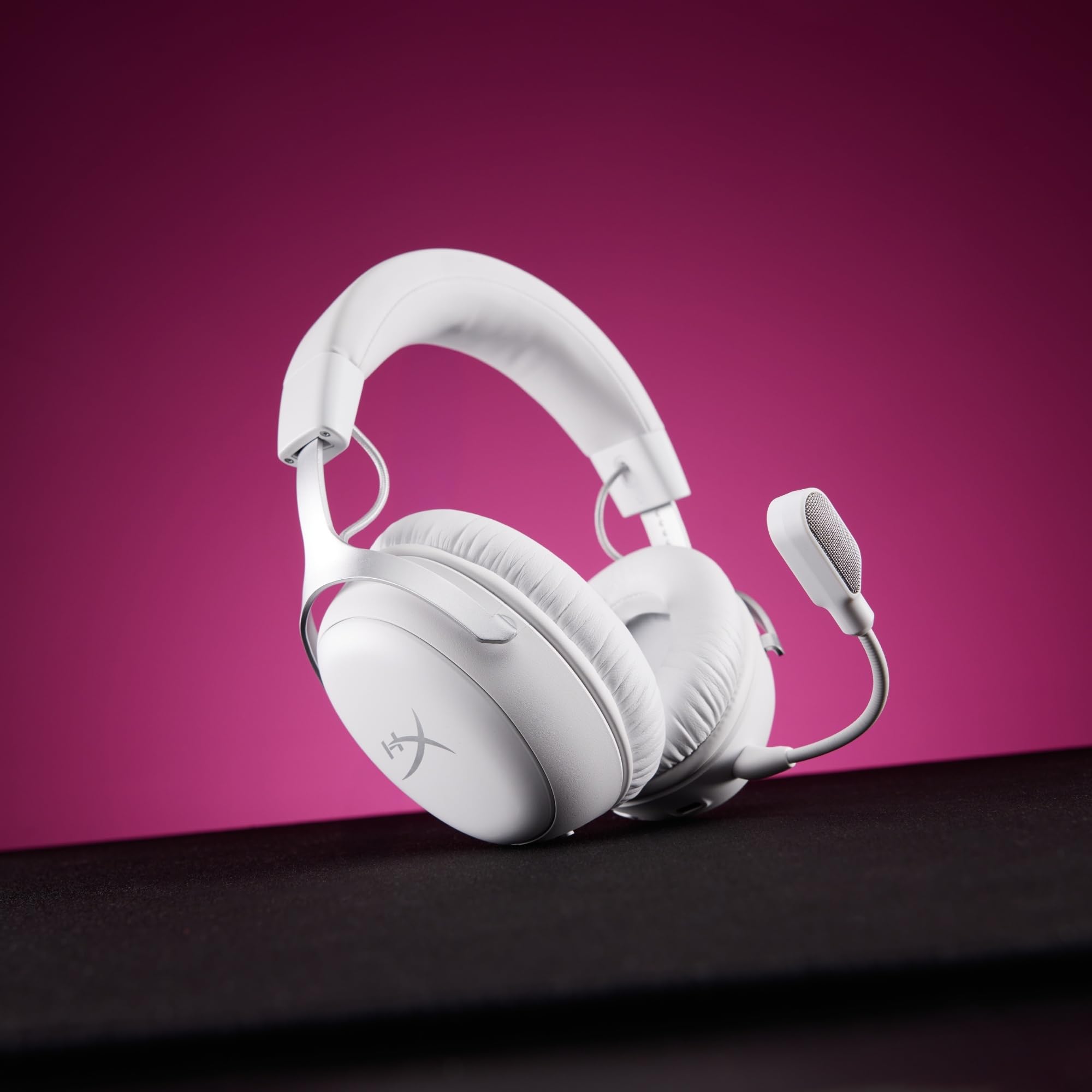 HyperX Cloud III S, Casque Gaming sans Fil, Bluetooth/2,4 GHz, PC/PS5/Xbox, jusqu'à 200h de Batterie, transducteurs 53 mm, DTS, Micro 10 mm, Blanc