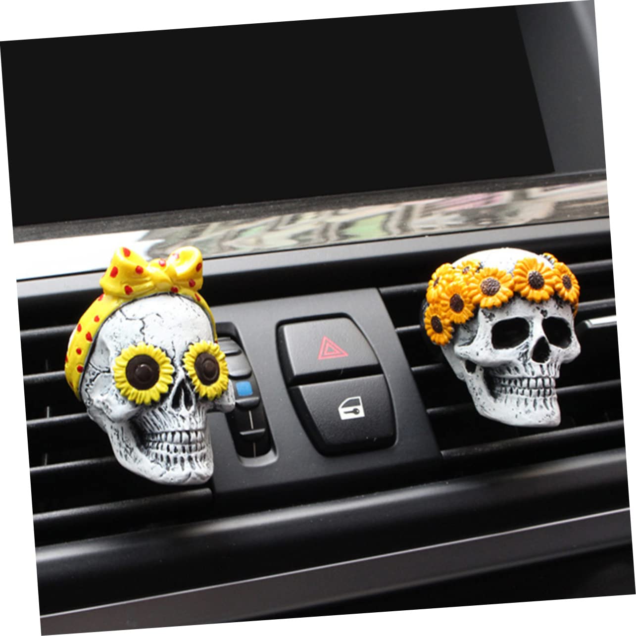 iplusmile 8stücke Kreativer Schädel Auto Aromatherapie Duftdiffusor Dekorativer Parfümclip Für Auto Innenraum Duftventilationsclip Mit Austauschbaren Duftpads