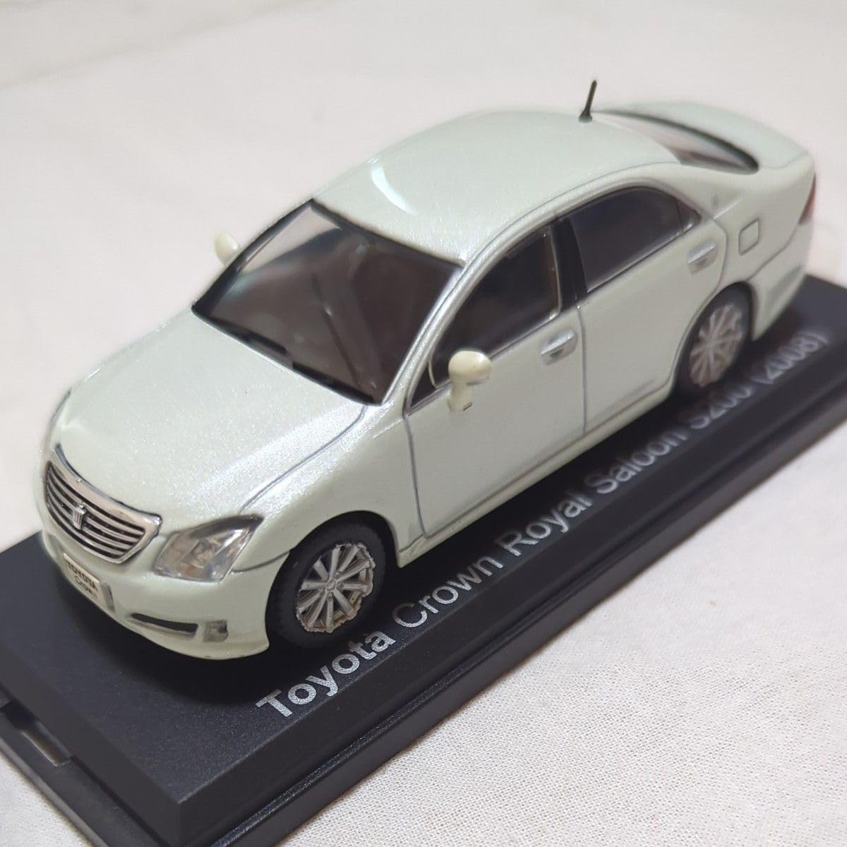 Amazon.co.jp: トヨタ クラウン ロイヤルサルーン S200 1 43 ミニカー