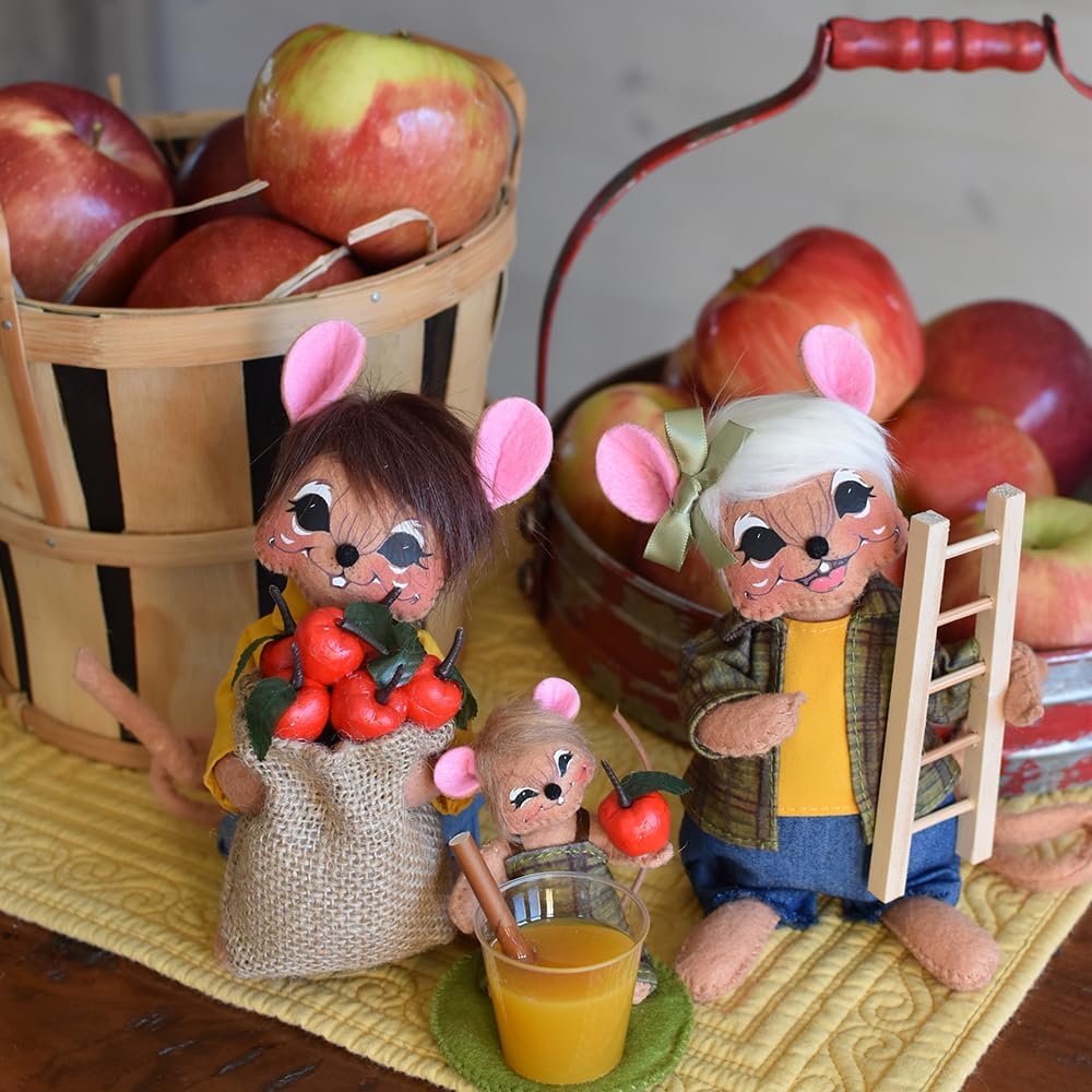 Annalee Apple Ladder Mouse, 6 inch Collectible Figurine