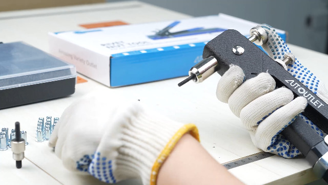 Pistolet à Rivets AUTOUTLET Kit De 8 - Noir - Poignée Antidérapante - Acier Robuste