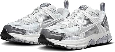 NIKE(ナイキ) ボメロ 5 J Vomero 5 ピュアプラチナム/サミットホワイト/ダークグレー/メタリックシルバー HF6998-002