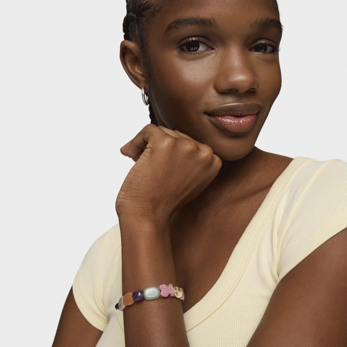 TOUS Damen Rhodonit Kugeln Elastisches Armband mit Sterling Silber Bär Muster, Länge 17cm, jung und frisch, Icon Color Kollektion