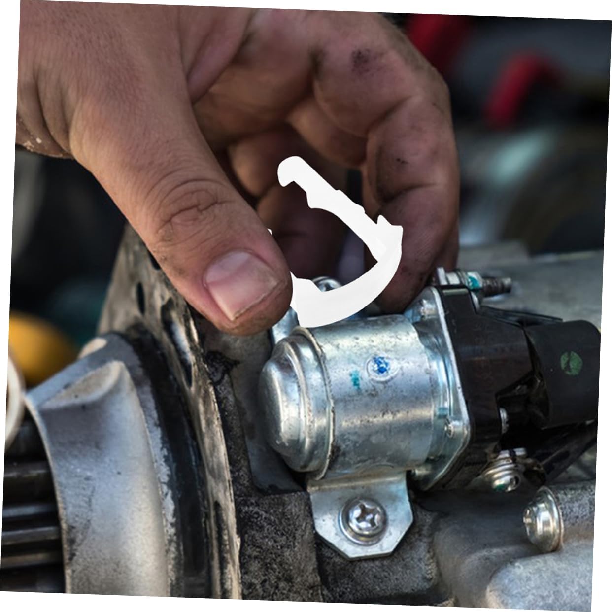 Mobestech 200Pcs Automotive Fuel Line Retainer Clips Shaped Brake Line Clips for Trucks and Vehicles Efficient Contaminant Removal Easy Installation Compatible with Fuel Pipe Systems