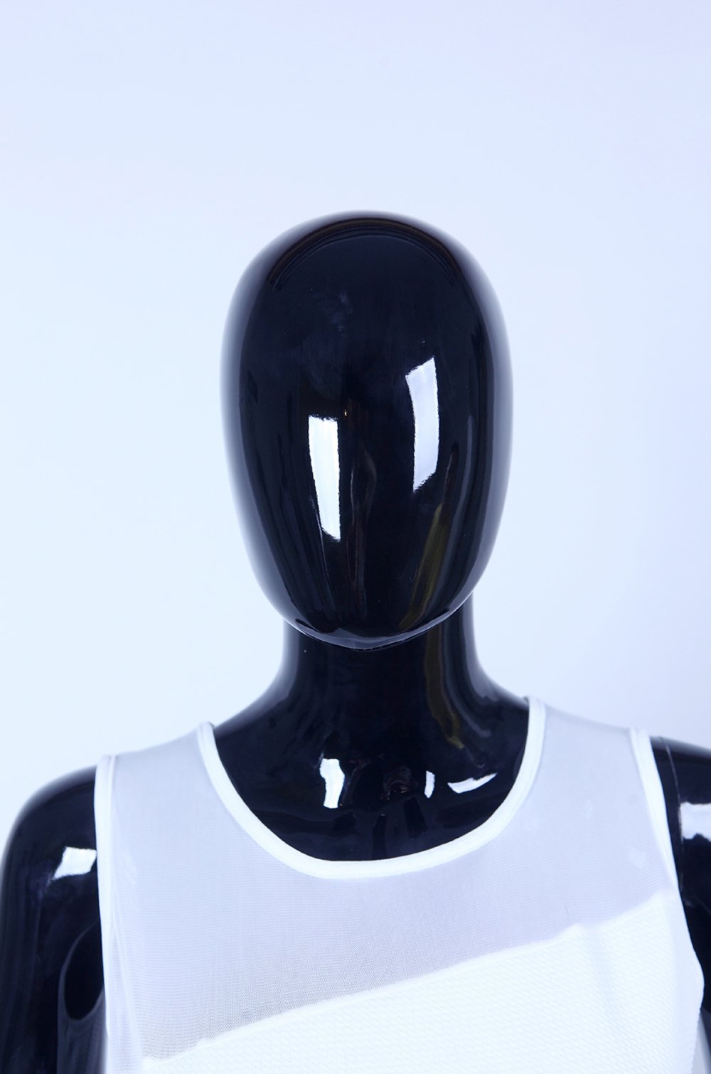 FA-6B Mannequin de vitrine moderne assis et abstrait Noir brillant