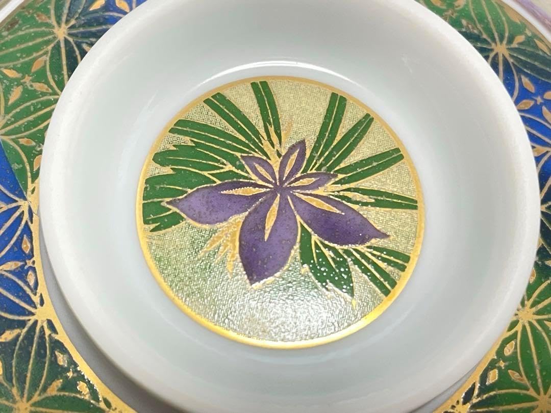 清朝乾隆帝時代に景徳鎮で作られた粉彩丼7 清乾隆帝浮彫藍釉粉彩花鳥 清朝乾隆帝時代に景徳鎮で作られた粉彩丼7 清乾隆帝浮彫藍釉粉彩花鳥