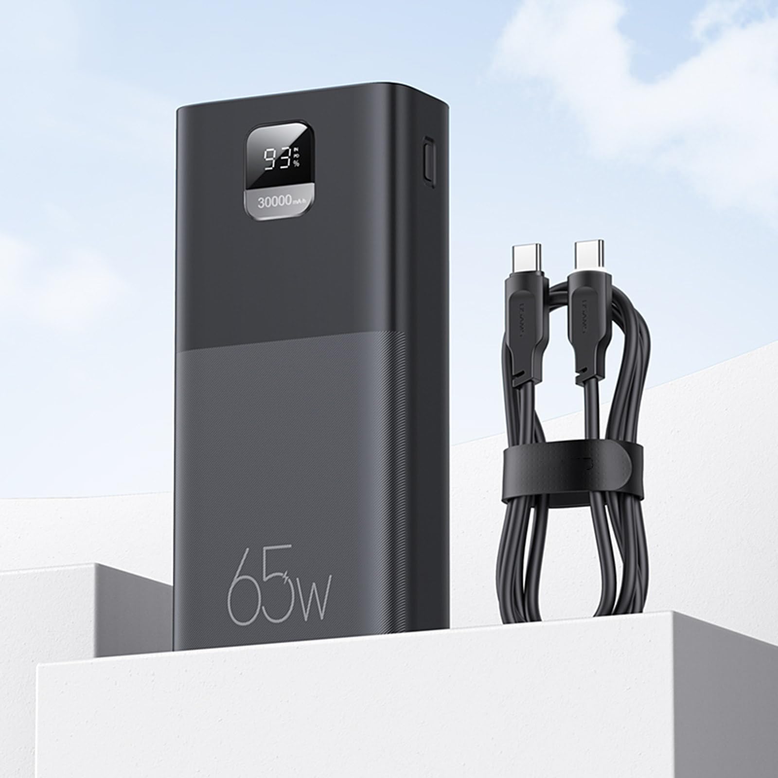 Powerbank o dużej pojemności i mocy 65 W o dużej pojemności 30000 mAh. Nadaje się do ładowania laptopów i telefonów komórkowych