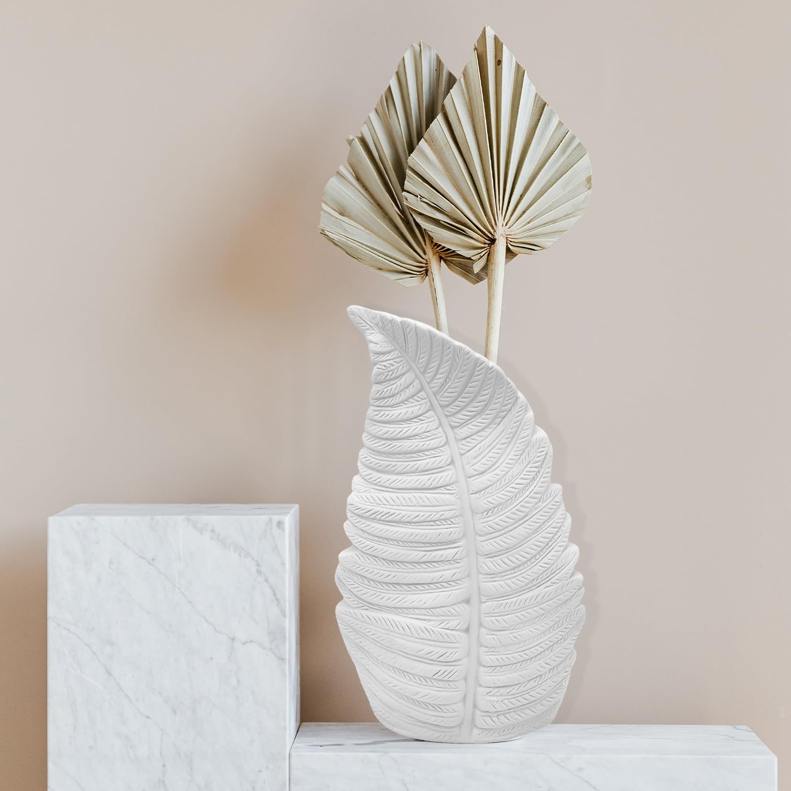 Ziosxin White Flower Vase, Palm Leaf Shape Ceramic Vase for Home Decor Matte Maple Leaf Bud Vase Boho Bookcase Bookshelf Decorative Vase for Pampas Grass Vase for Centerpieces Floor Bouquet Decor
