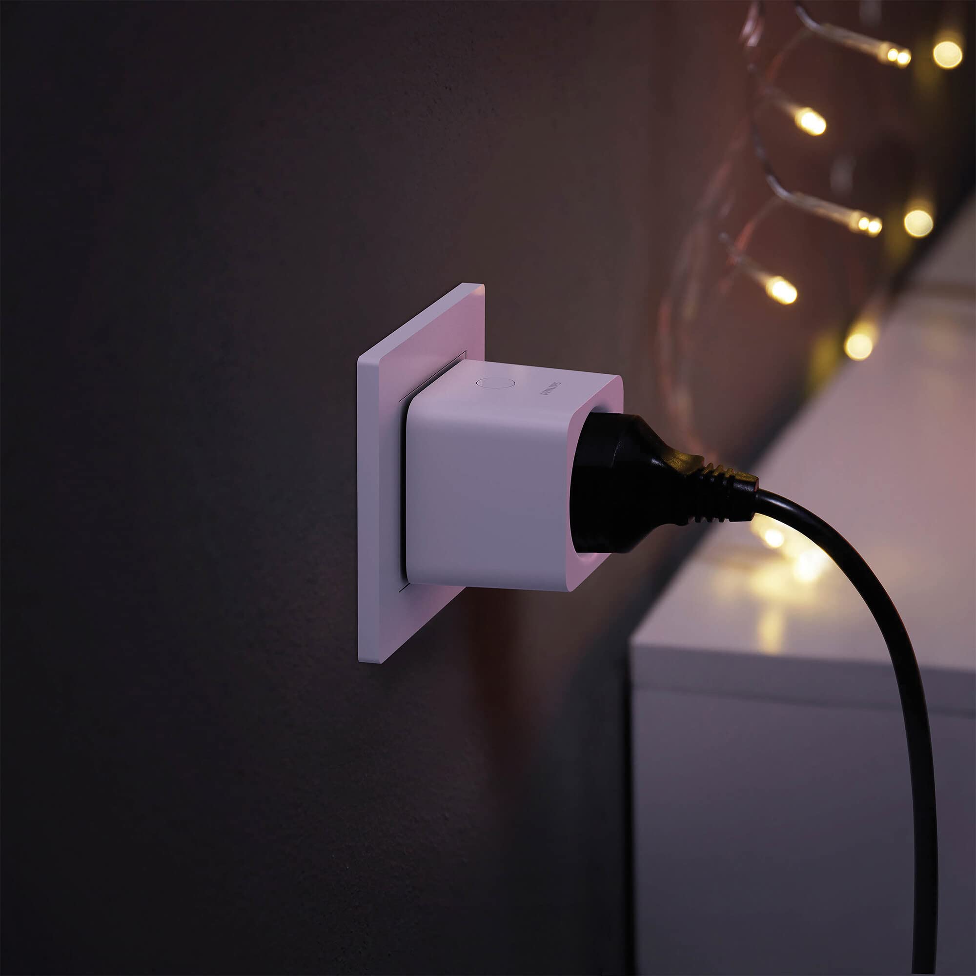 Philips Hue Smart Plug, prise connectée, fonctionne avec Alexa, Google Assistant et Apple Homekit