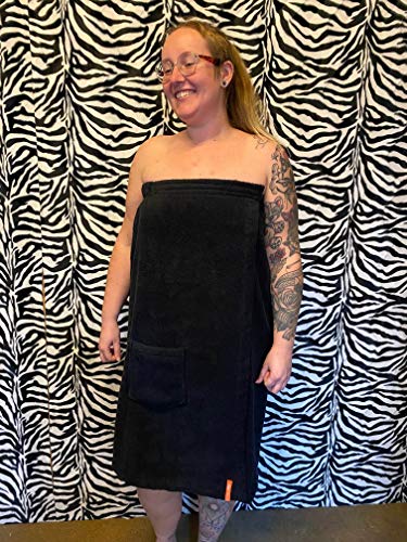 S&LT Saunakilt XL Damen Bestickt mit Name, Saunatuch mit Elastik und Klettverschluss - XL Saunatuch für Dame (Schwarz) Cover