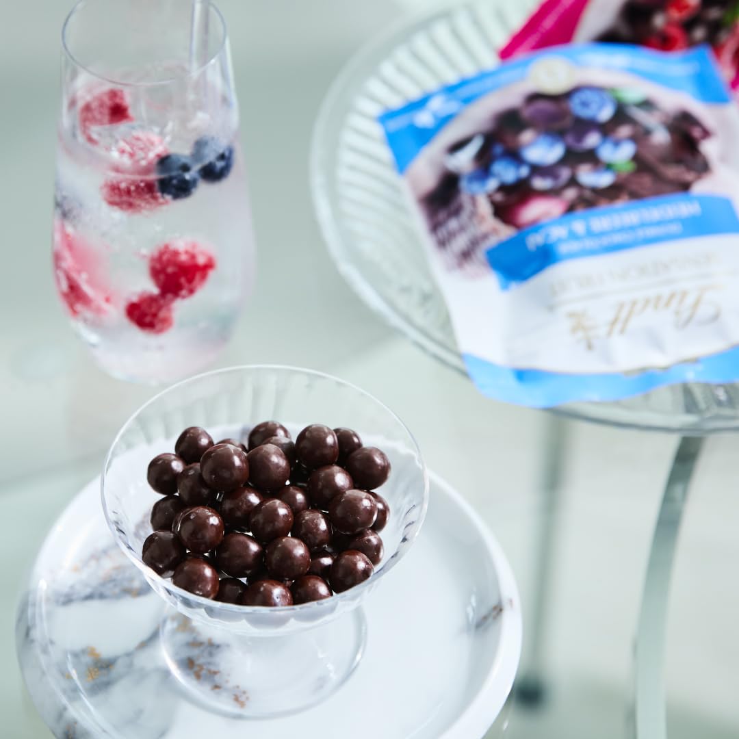 Lindt SENSATION FRUIT bolas de chocolate negro con interior de fruta, arándanos y açaí - 150 g