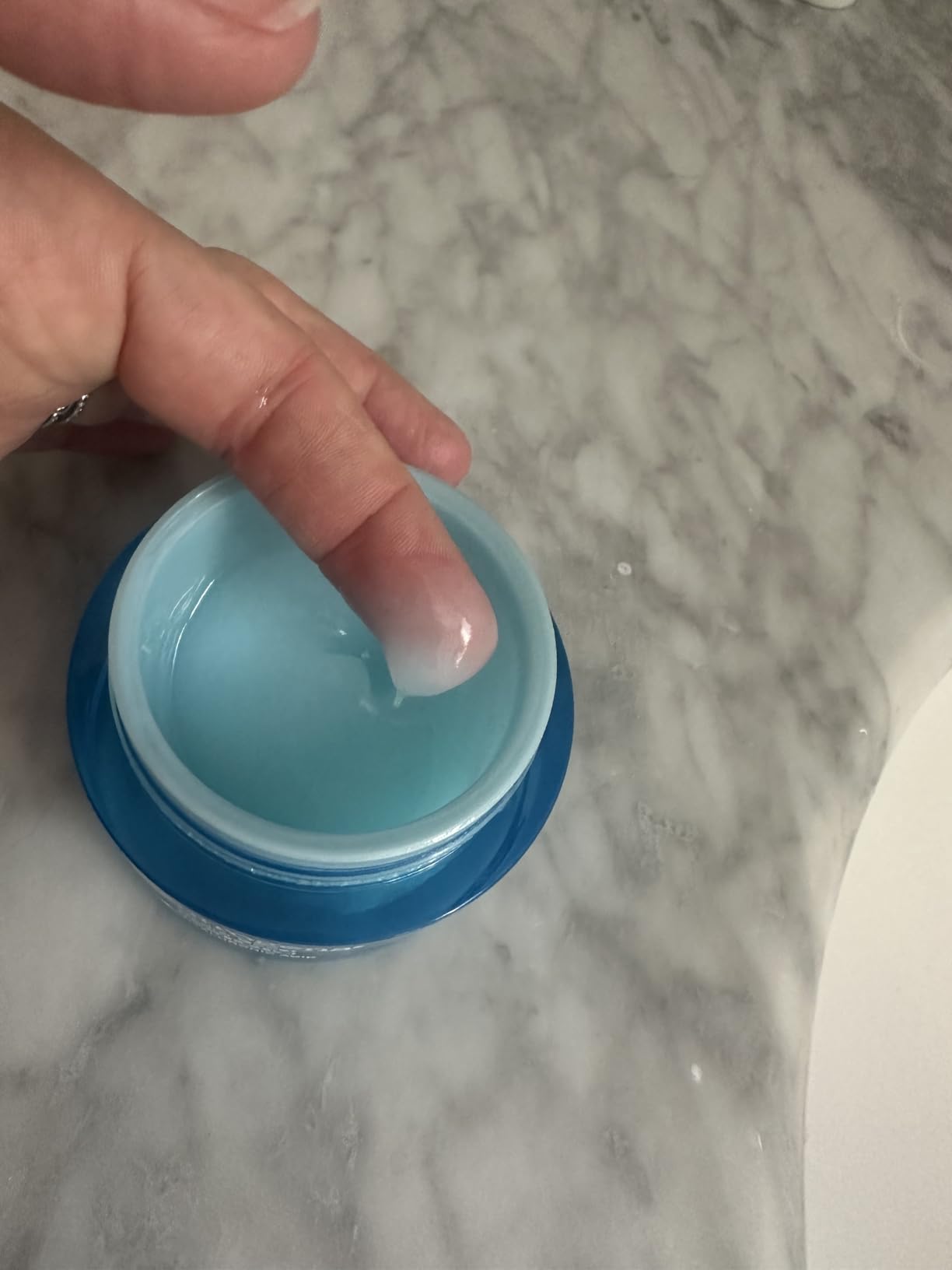 Kenvue Neutrogena Hydro Boost Water Gel, 24 Hr Hydration for Normal/Oily Skin, Signature Fragrance, Face Moisturizer with Hyaluronic Acid, Skin Care for Juicy, Deeply Hydrated Skin, 1.7 oz