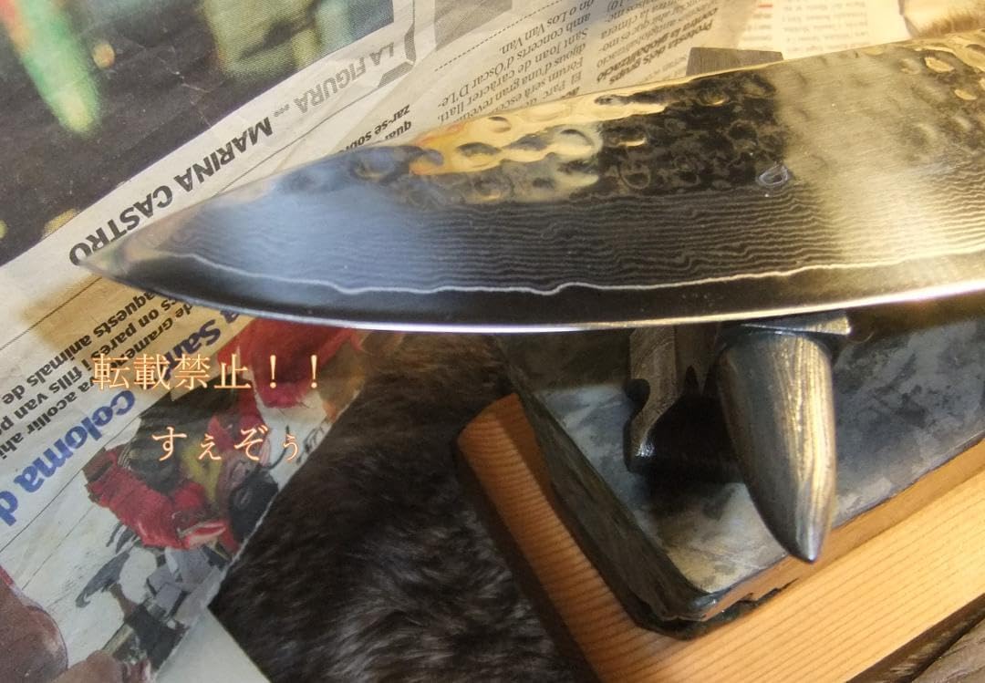 レア木「DW使用 」槌目鍛造V金10号ダマスカス牛刀215mm。本刃付済　木鞘付 レア木「DW使用 」槌目鍛造V金10号ダマスカス牛刀215mm。本刃