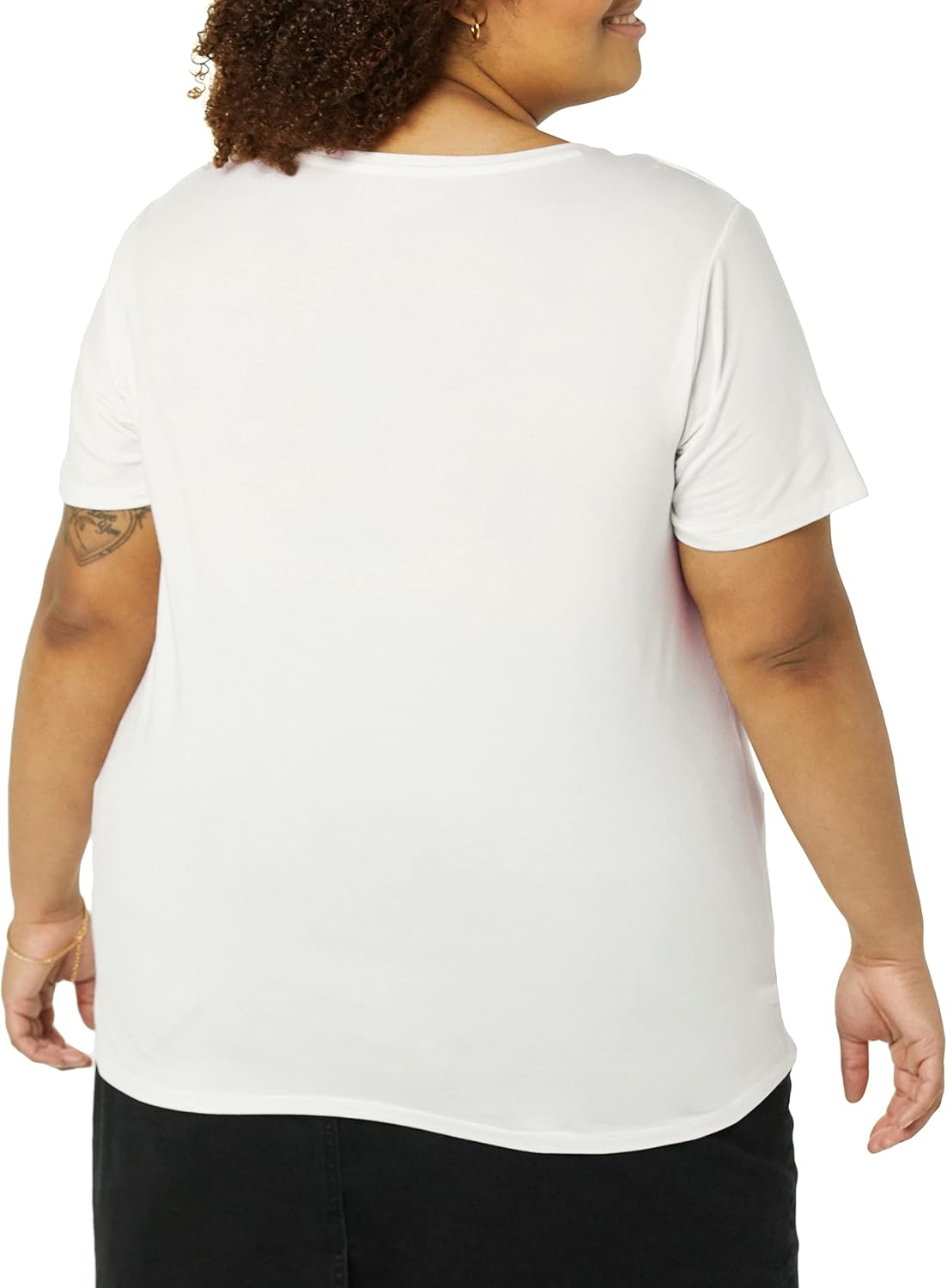Amazon Essentials Women's Plus Size Short-Sleeve V-Neck T-Shirt - Image 3