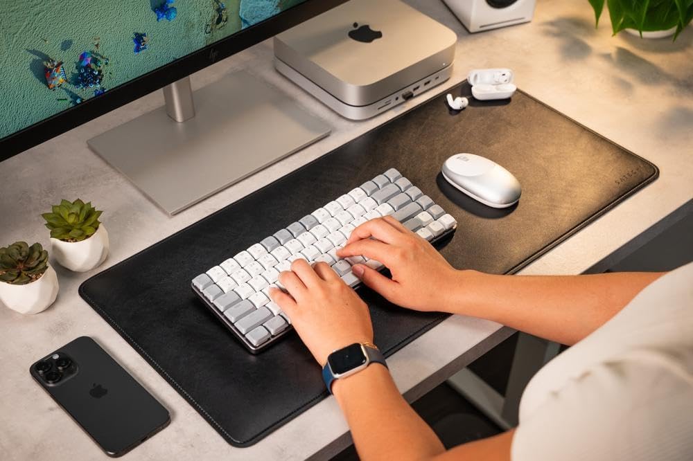 Satechi Schreibtischunterlage PU und Slim X2 Bluetooth Tastatur US QWERTY Bundle