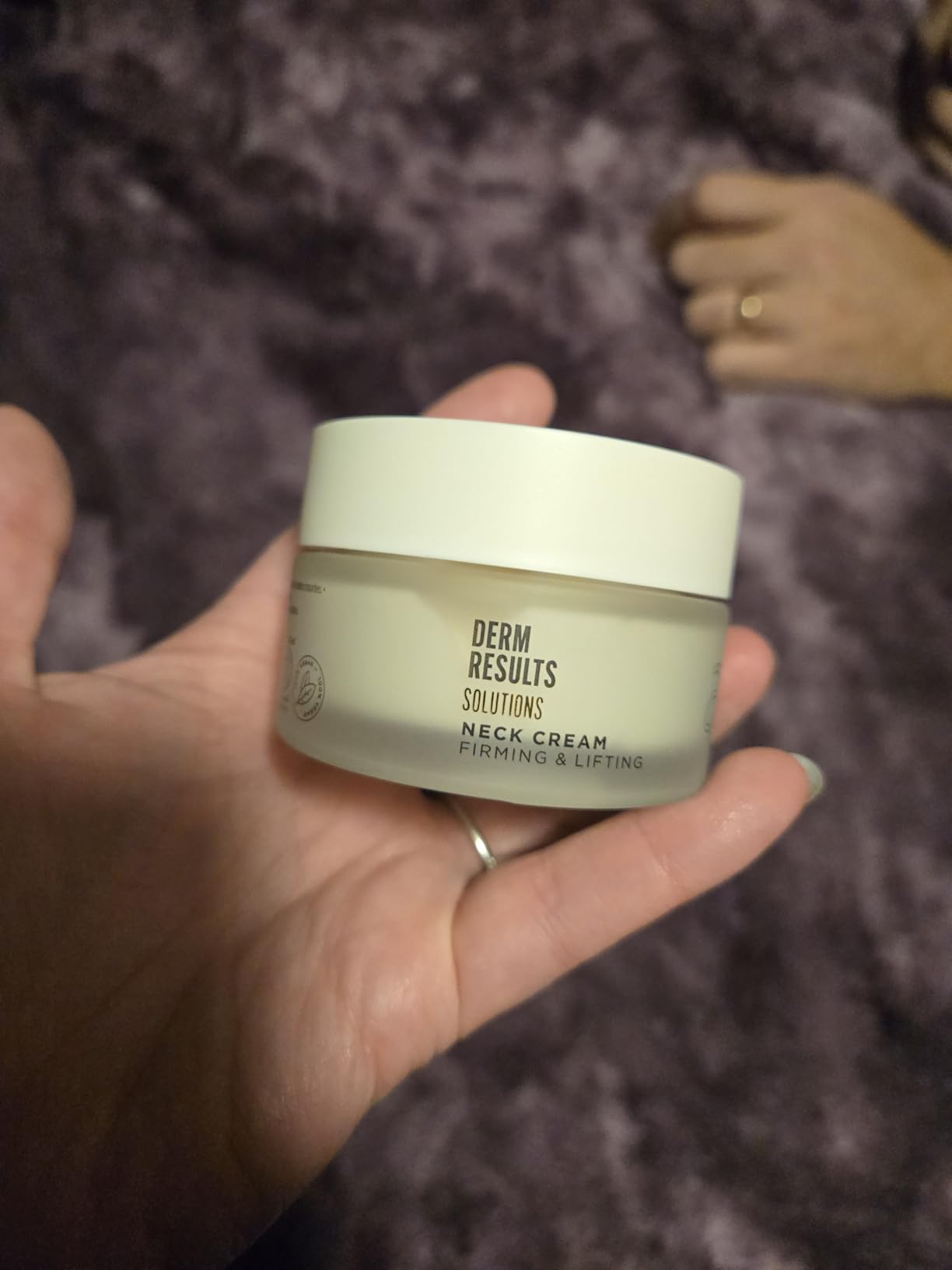 Arbonne DermResults Solutions Neck Cream – Firming Peptide Moisturizer for Neck and Décolletage with Edelweiss Stem Cell Extract and Botanical Tighteners, 1.7 oz / 50 ml, by Arbonne