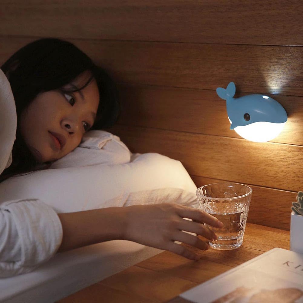 Lampe de Nuit LED Enfant Wal Capteur de Crépuscule et Détecteur de Mouvement Applique sans Percer Recharge USB Mur Intérieur Lampe sans Fil Batterie Eclairage de Table de Nuit Mur Décoratif