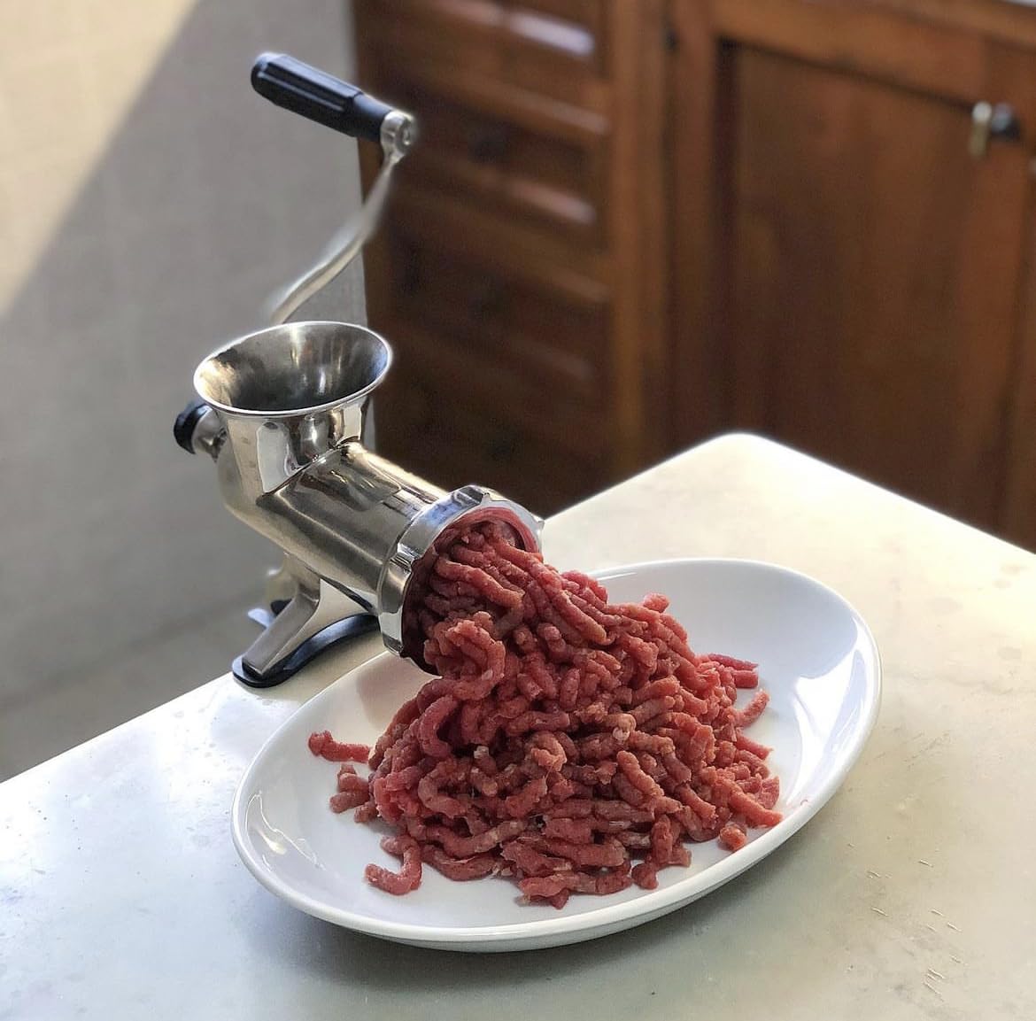 TreSpade TC-8 INOX ręczna maszynka do mielenia mięsa ze stali nierdzewnej z dyszami do produkcji kiełbas i płytą