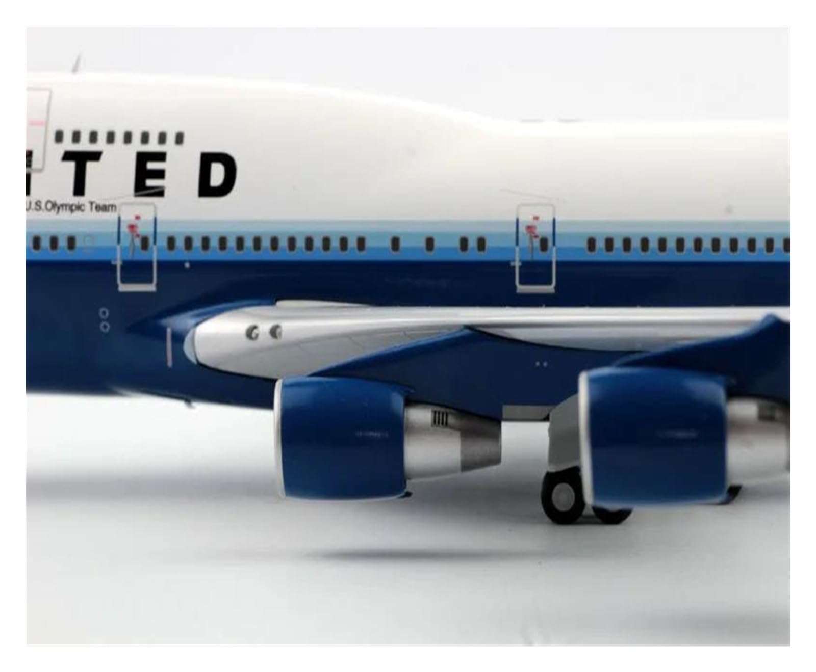 Amazon.co.jp: 航空機 ダイキャスト 1:200 シミュレーション
