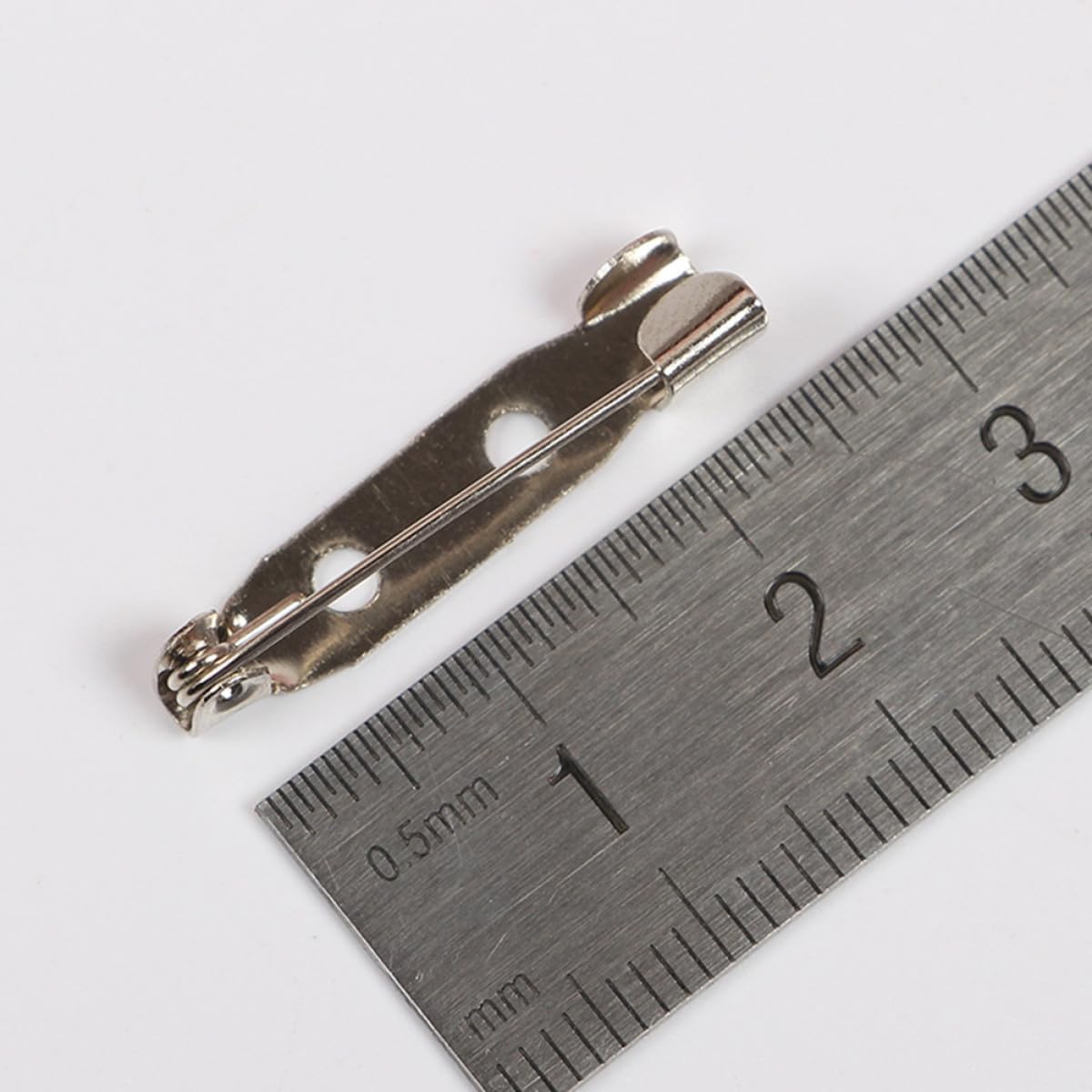 Milisten 400pcs Silver Metal Brooch DIY Safety Pins with Locking Heads, 2cm Kilts Pins with Holes for Sewing, Crafts, and Jewelry Making