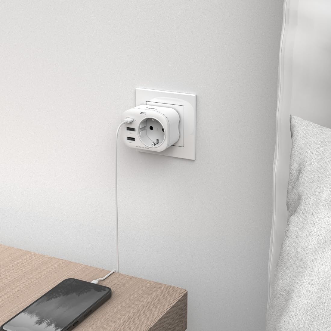 Hama adapter do gniazdka z ładowarką USB (gniazdo elektryczne do kontaktu, PD, Power Delovery, USB A, USB C, 20 W) biała
