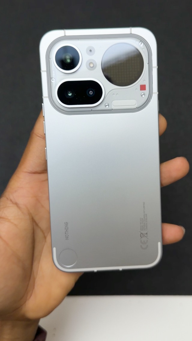 Watch Nothing Phone ﹙4a﹚ unboxing and features on Amazon Live