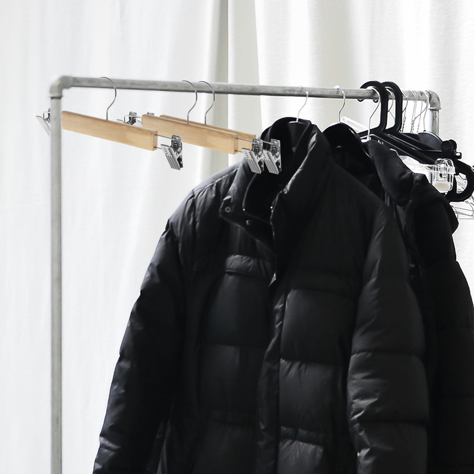 Ciieeo 10 Pezzi Stampelle per Pantaloni in Legno con Clip in Acciaio Inossidabile Resistenti e Versatili, per Pantaloni e Leggings, Salvaspazio per Armadio