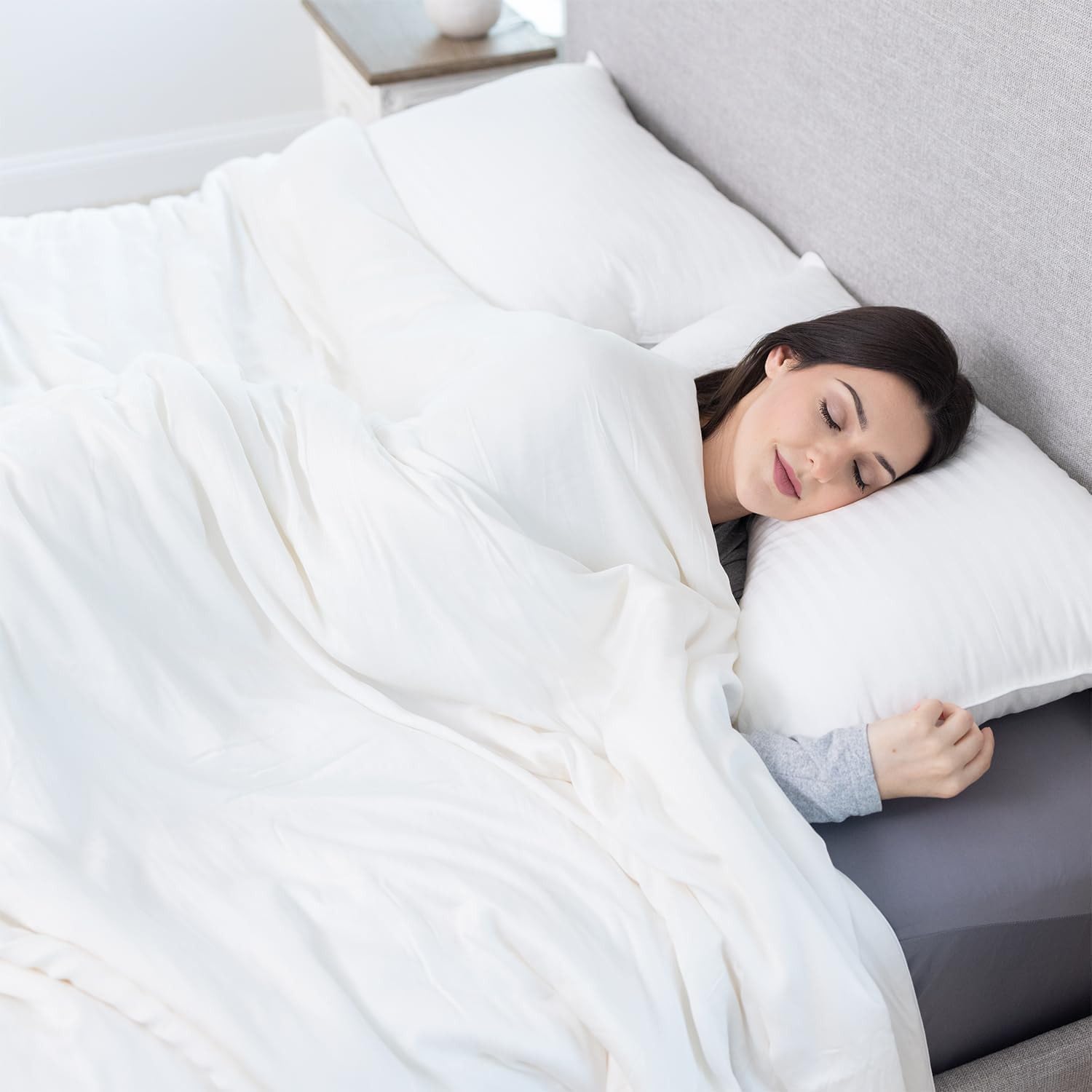 ELEMUSE Sommerbettdecke Kühldecke, Sommerdecke, Leicht Luxuriöse Selbstkühlende Decke Füllung: 30% hochwertig Sojafaser und 70% Polyester, Sommer Weich Bambusfaser Wohndecke