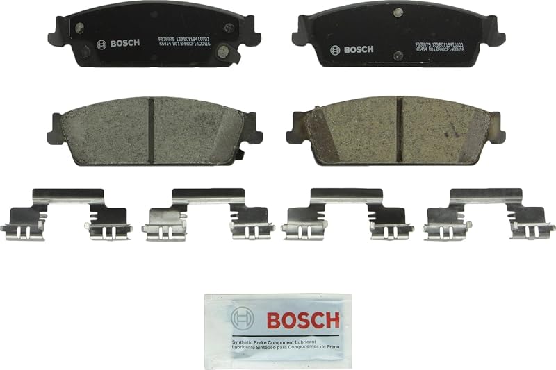 Jogo de pastilhas de freio traseiras Bosch QuietCast Ceramic BC1194 para Cadillac, Chevrolet e GMC – 1 eixo