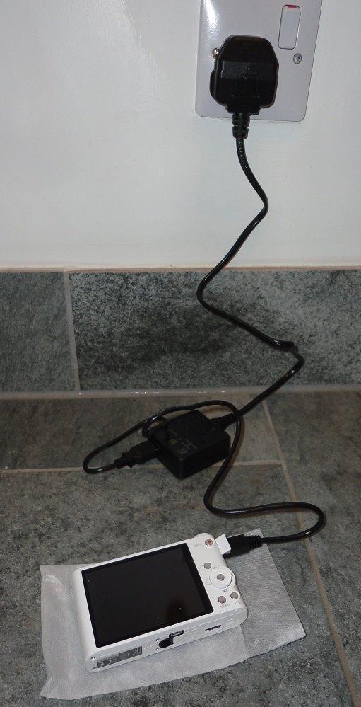 I hate tech companies that change cable ends !!! Sony DSCWX350