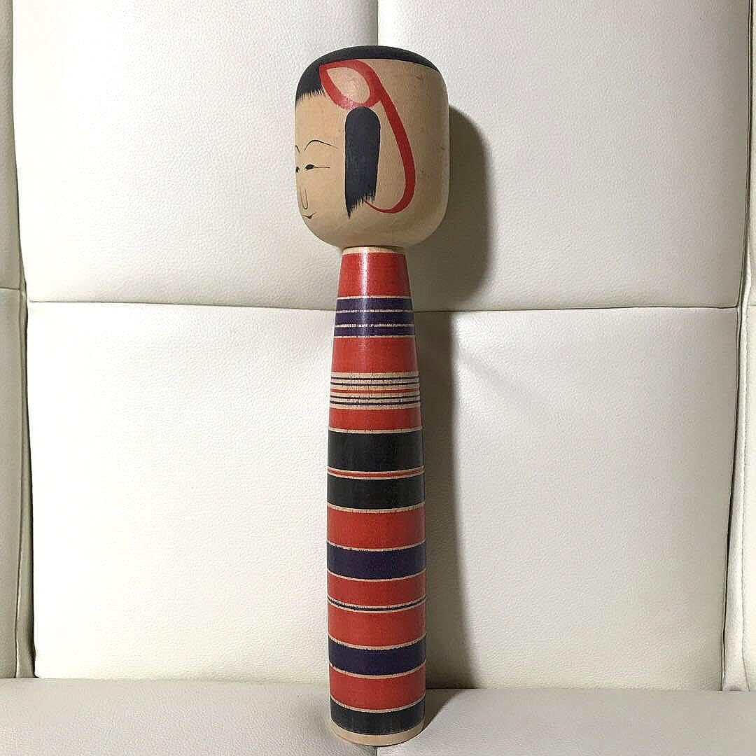 Amazon.co.jp: 伝統こけし 土湯系 佐藤佐志馬 高さ約31.5cm 伝統工芸品