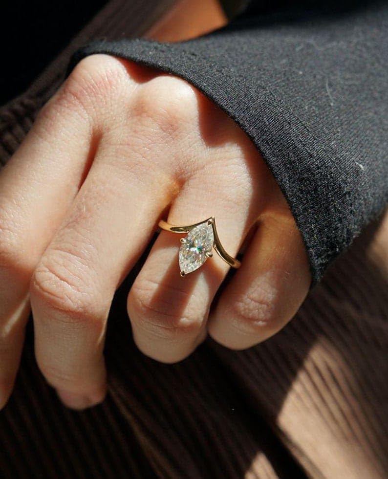 2.5 Ct Marquise Cut Simulated Diamond Engagement Ring, Diamond Wedding Rings, Women Promise Rings Solitaire Marquise, Luxury Jewelry, Ring for Her • SE1312