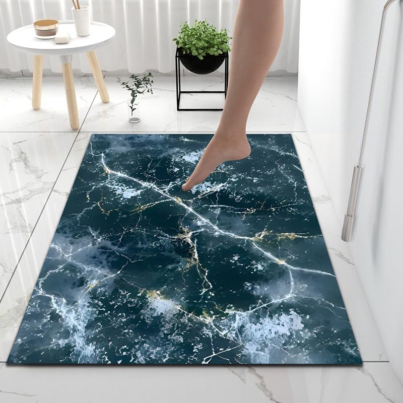 Tapis en pierre séchée rapide bleu foncé pour sortie de bain chic