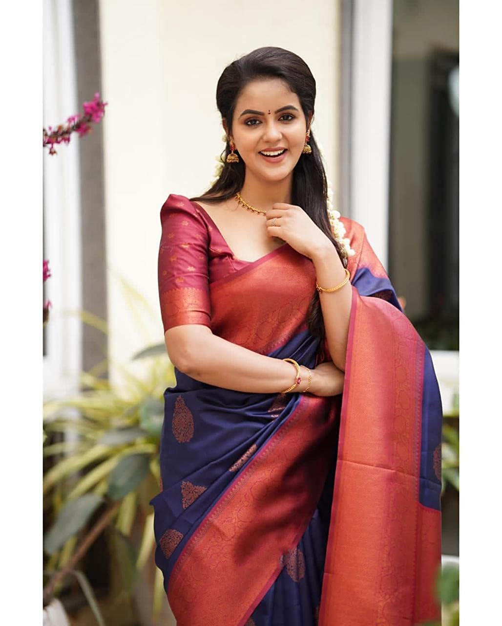 Jaanvi Women's Kerala Kanjivaram Silk Saree With Zari Work & Unstitched Blouse Piece