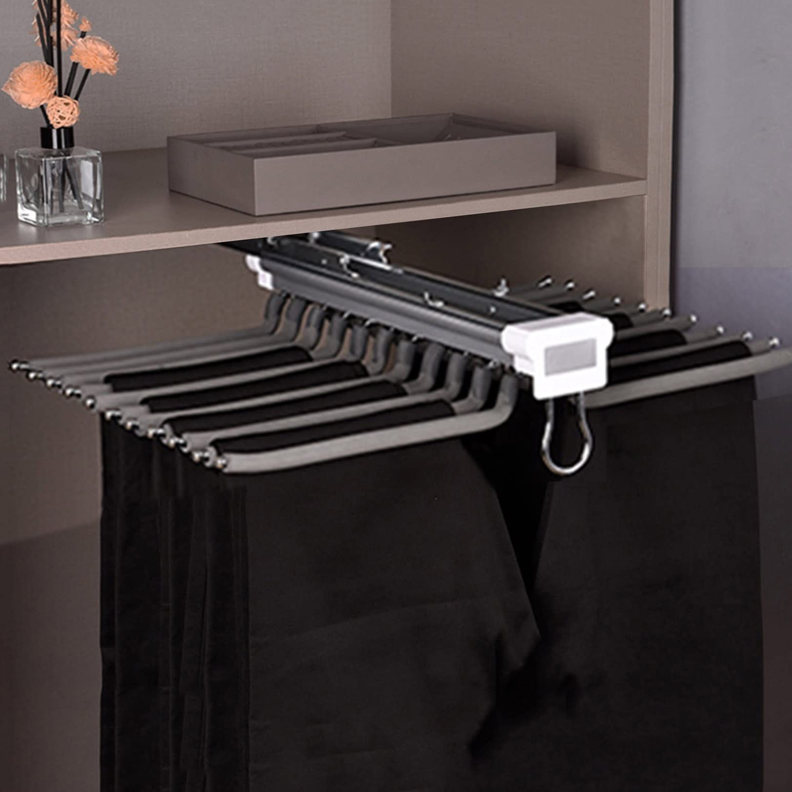 Tringle coulissante pour pantalon LWX : optimisez votre armoire de chambre