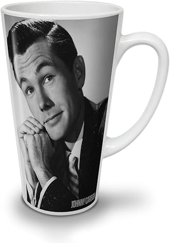 Wellcoda Johnny Carson USA Latte - Taza de café famosa, mango cómodo, impresión de dos lados, cerámica resistente