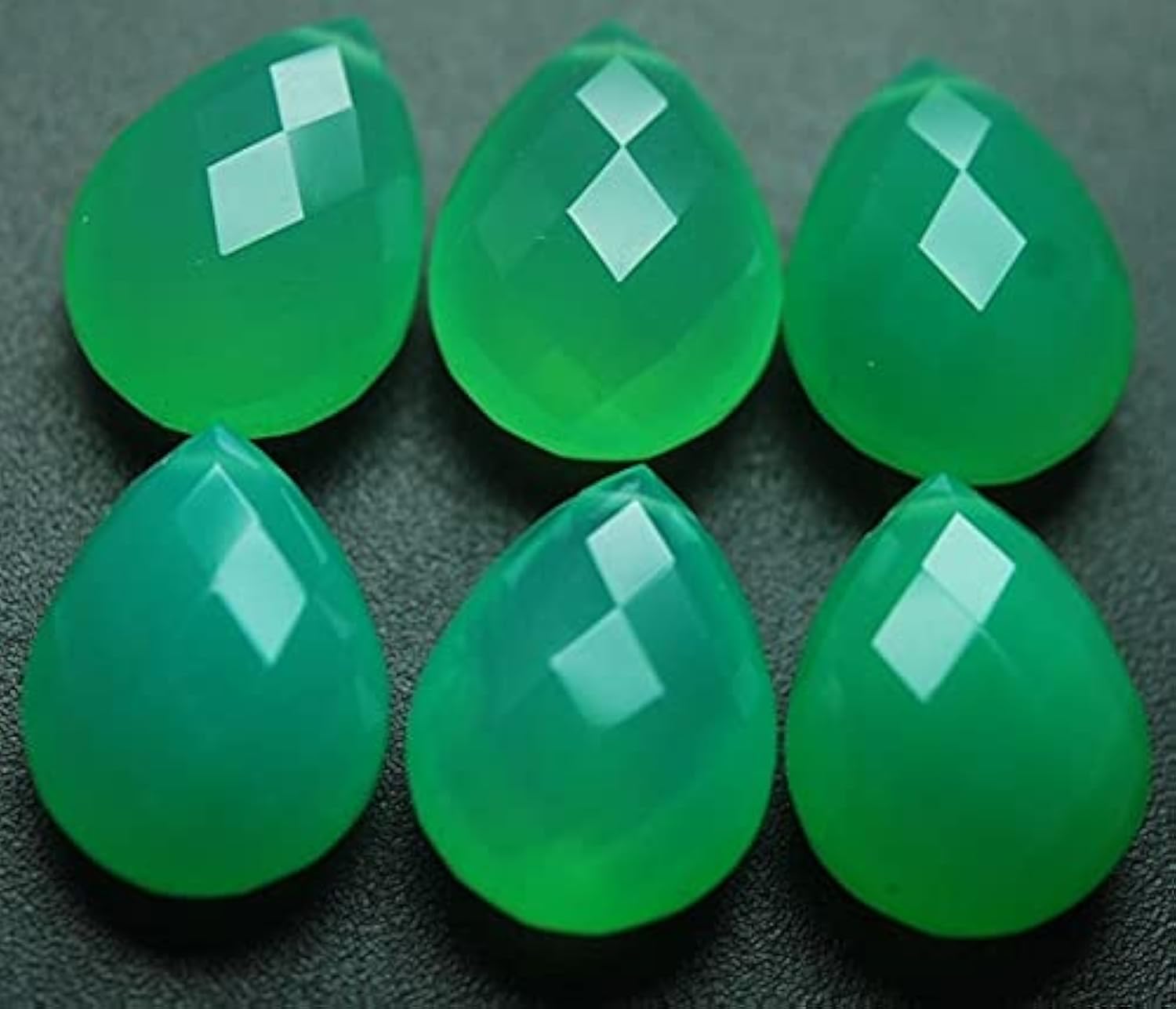 Chrysoprase briolette facettée pour créer vos bijoux bohème chic
