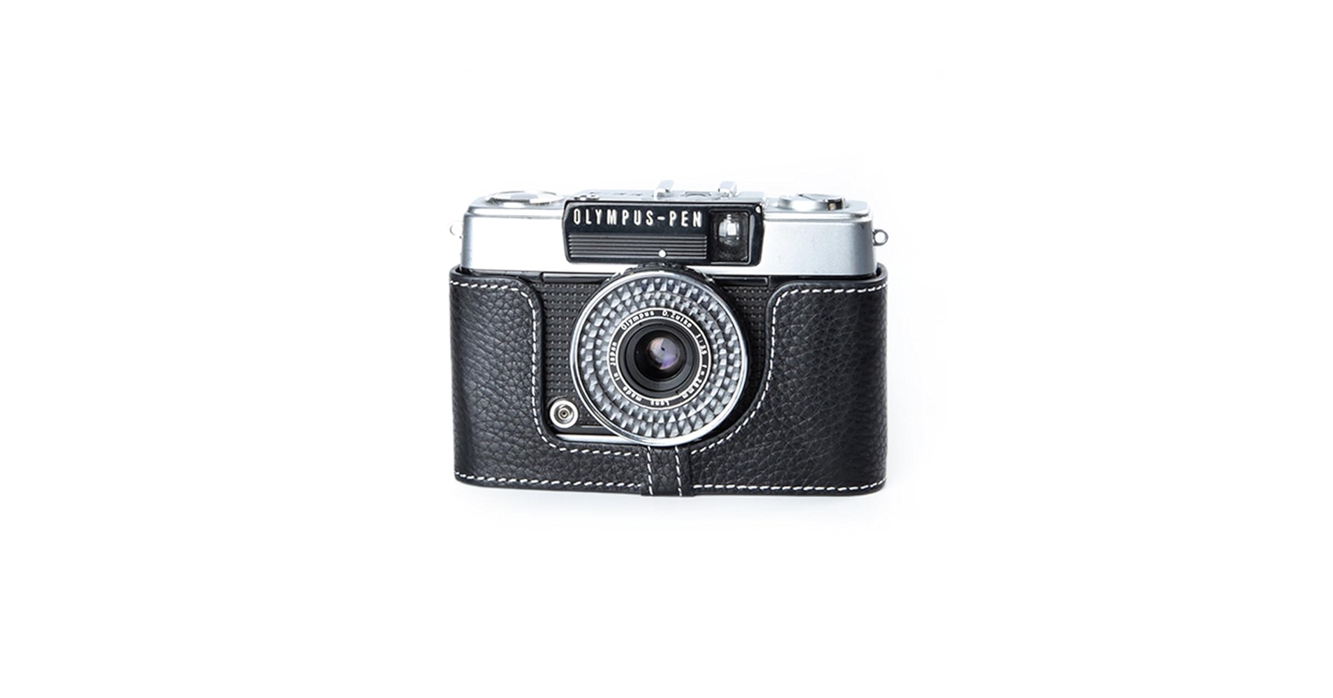 OLYMPUS PEN EE_3です。皮のケースが付いています。フィルム式です。 OLYMPUS PEN EE_3です。皮のケースが付いています。フィルム式