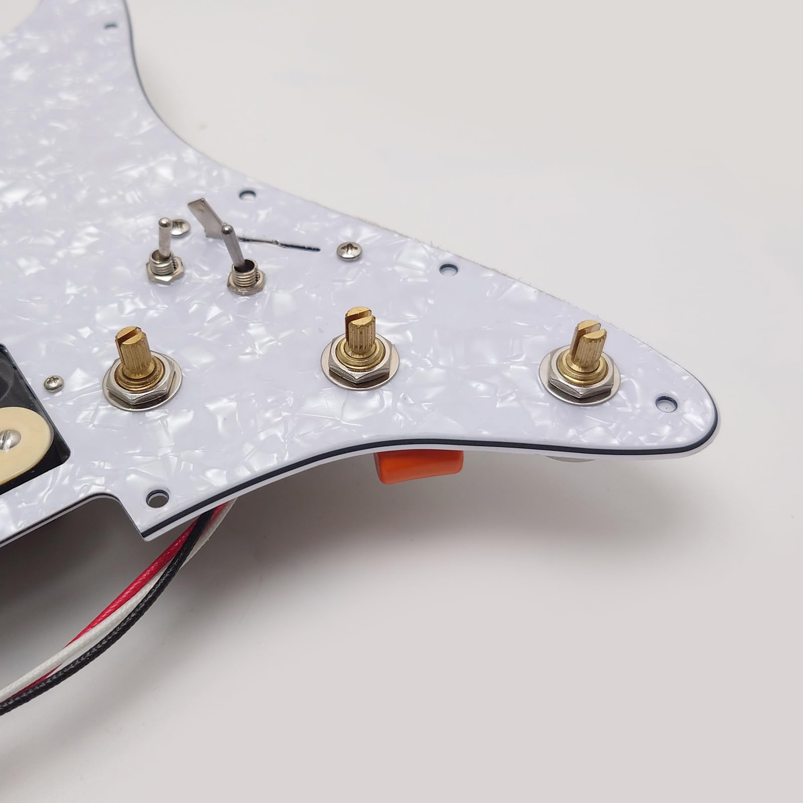 SSH Guitar Prewired Loaded Strar Pickguard with Alnico 5 Humbucker Pickups, Coil Splitting, 3-lagig Pick Guard for USA/Mexico Fender Stratocaster Electric Guitar Replacement Parts (White Pearl-A)