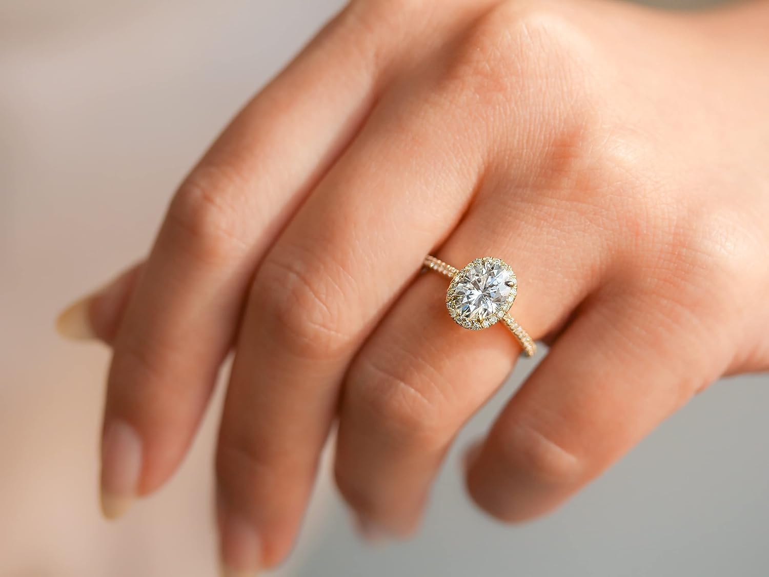 1.5ct Classic Oval Halo Engagement Ring - yellow-gold / 8.0 / G-H