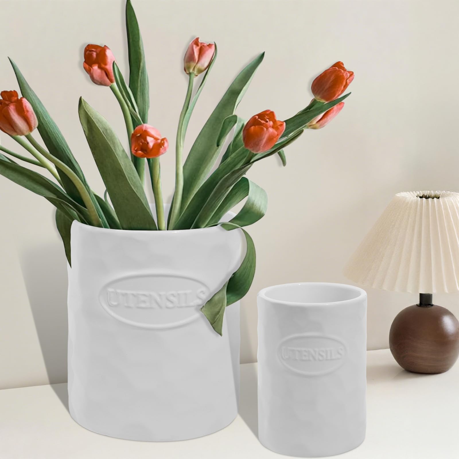 Utensilienhalter Set aus 2 Teilen aus Keramik (18.5cm+13.8 cm) für Kochutensilien, Große Moderne Farmhouse Aufbewahrungsvase für Arbeitsplatte, als Hauswarming Geschenk und Küchendekoration in Weiß