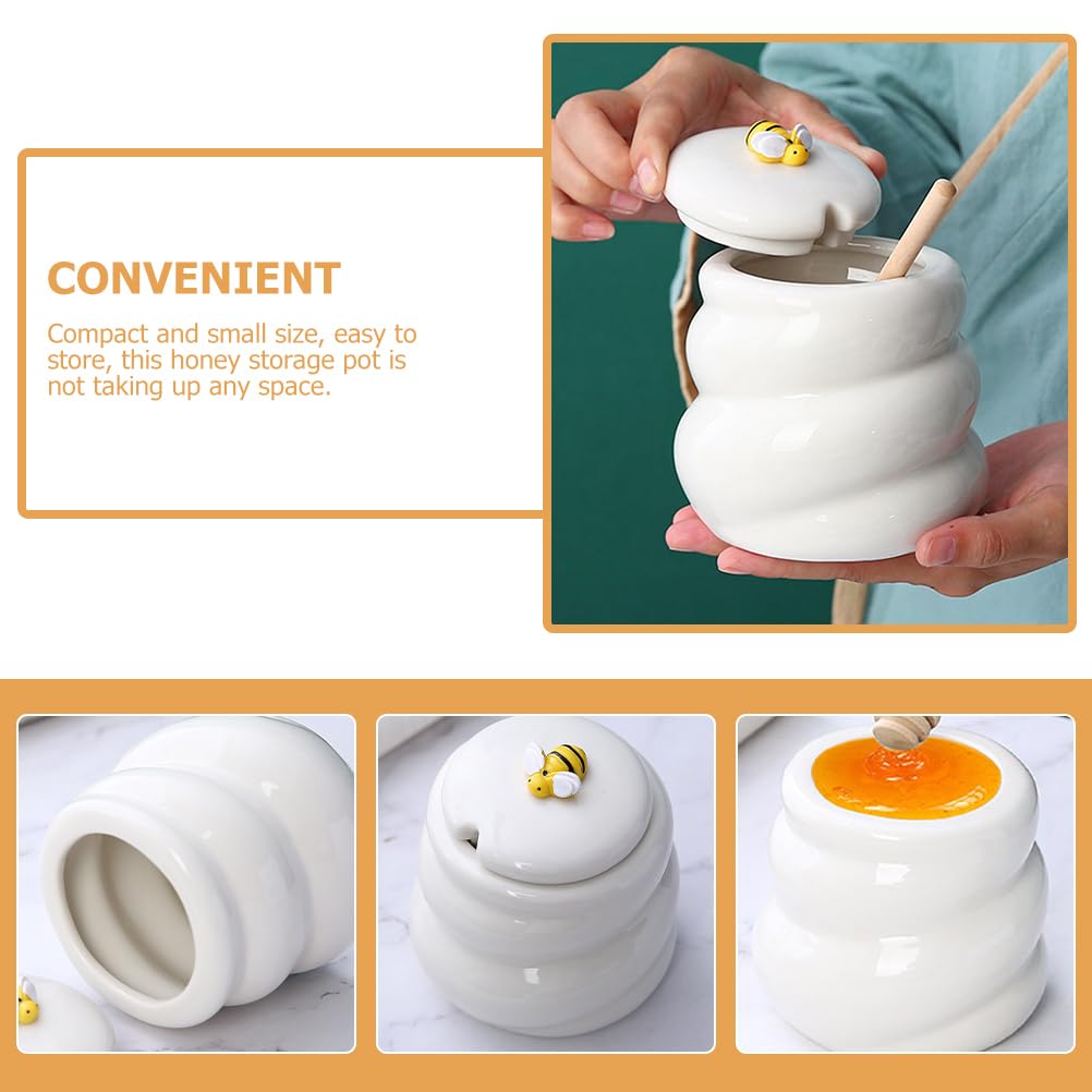 PRETYZOOM Honey Container with Wooden Dipper, 400ml Honey Pot with Dipper, Porcelain Honey Jar Honey Dispenser Bee Honey Container Set for Kitchen