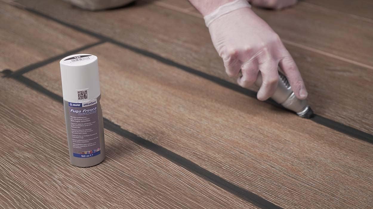 Mapei Ultracare FUGA FRESCA 160g - kolor 131 Wanilia - farba polimerowa do odnowienia koloru spoin cementowych