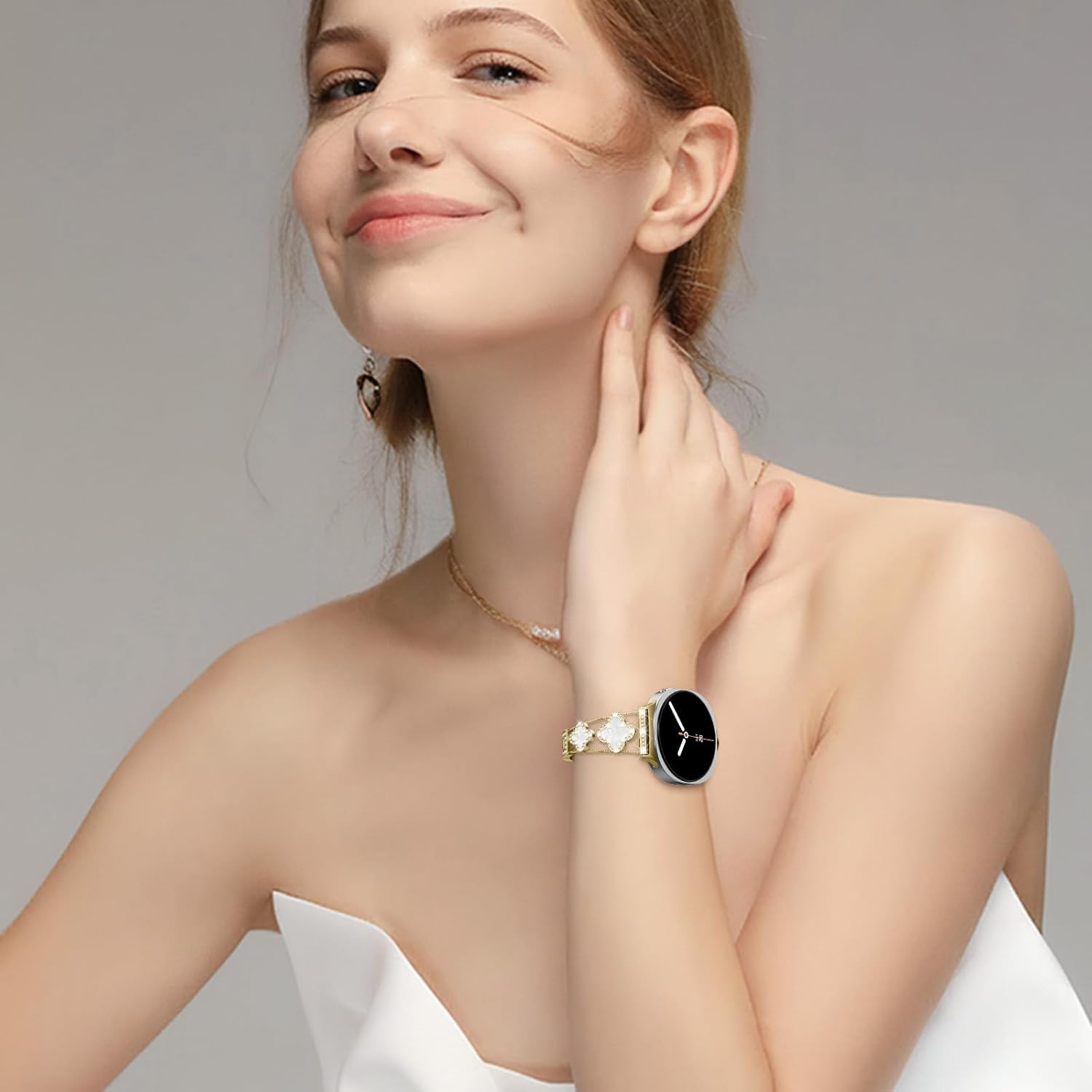 Metal Bands for Samsung Galaxy Watch 8 Band 40mm 44mm/8 Classic 46mm Women,Shiny Bling Diamond Four-Leaf Clover Stylish Stainless Steel Strap Replacement WristBands,06-gold white