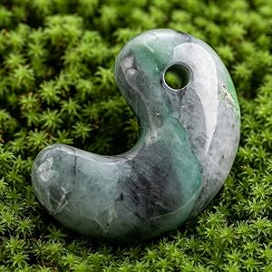 白緑バランス良好美麗‼️ 専門店40~53万円の品質　糸魚川翡翠勾玉　鑑別書付本‼️ 61H6D72IxEL._AC_UY300_.jpg