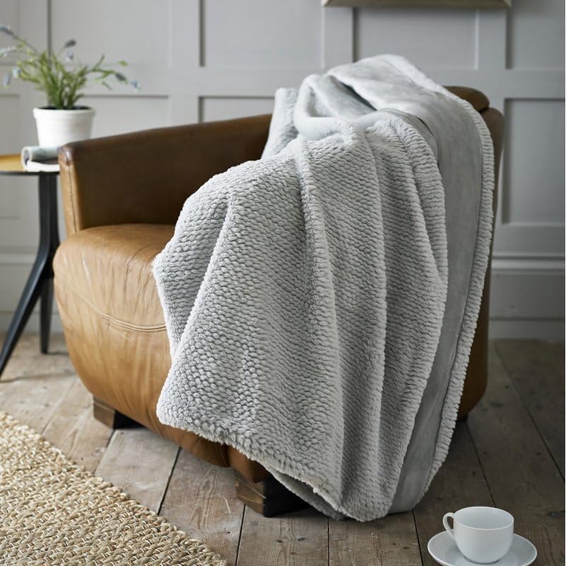 Deyongs Stunning Large Supersoft Knit Style Sandringham Faux Fur Throw Blanket in Platinum 150cm x 220cm